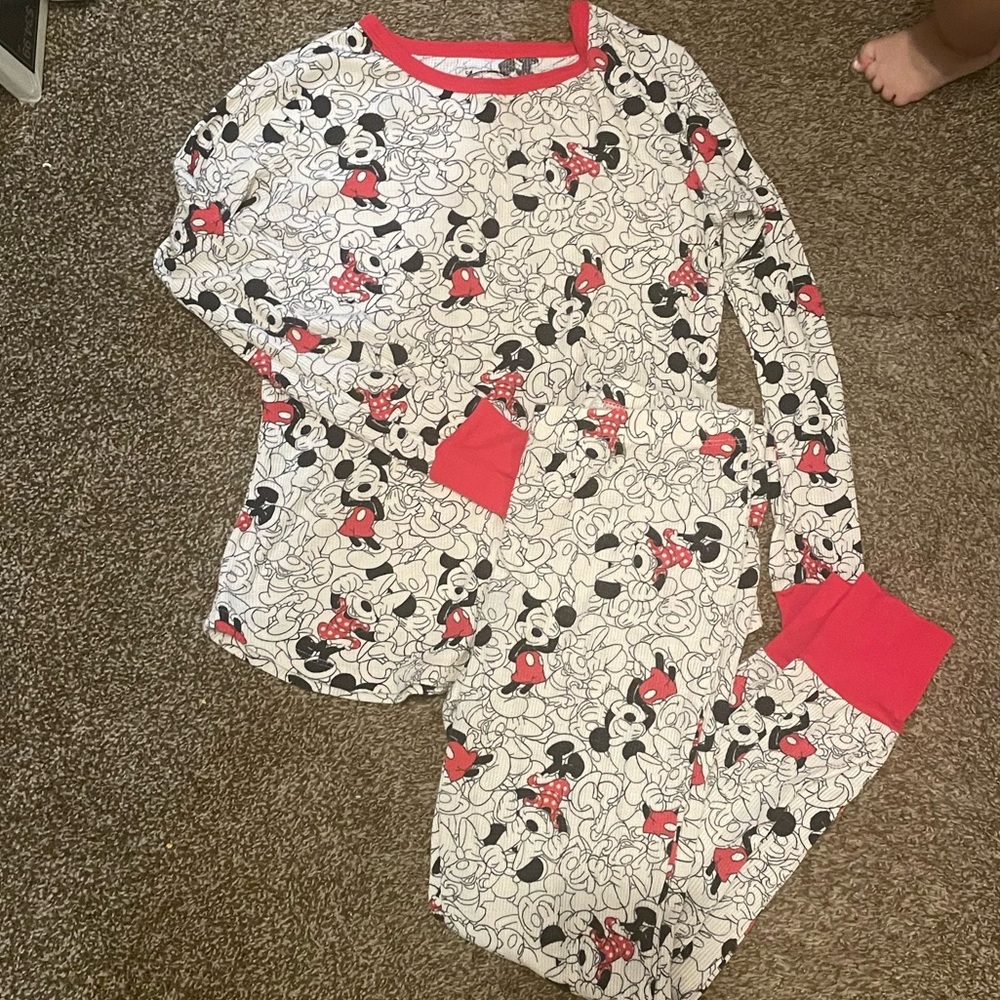 Disney Minnie and Mickey Mouse pajamas Disney Minnie mouse and Mickey Mouse PJs